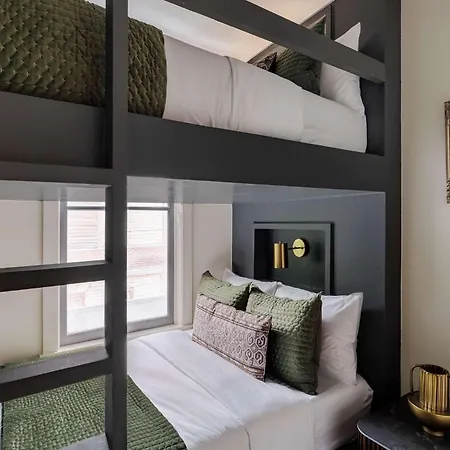 Luxe 6-bedroom Garden District Retreat Pool New Orleans