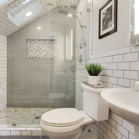 Holiday home Historic 8br With Pool Hot Tub *