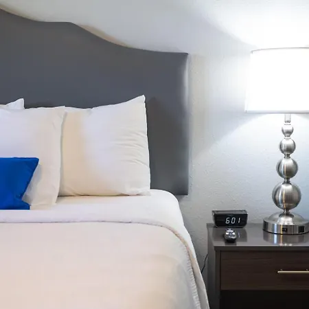 1br Frenchmen W Pool, Hot Tub & Balcony *