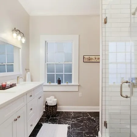 Historic 8br With Pool Hot Tub Holiday home New Orleans