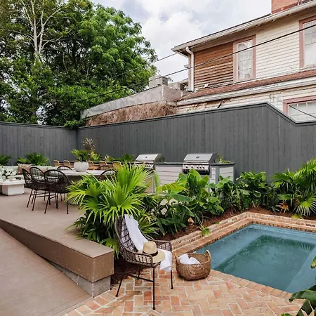 Luxe 6-bedroom Garden District Retreat Pool Holiday home