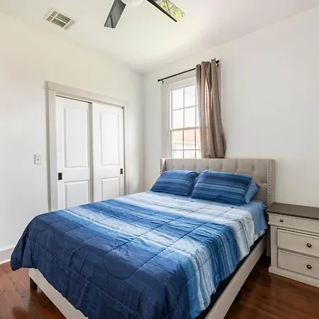 Holiday home Beautiful Allen Toussaint Earhart Duplex New Orleans
