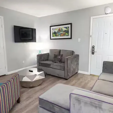 Frenchmen 2br Retreat W Free Parking & Pool