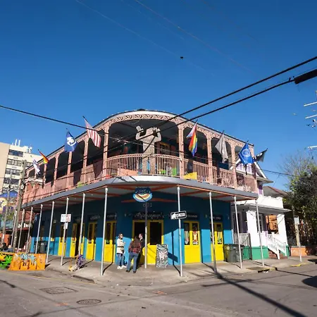 Aparthotel Refined 2br Escape On Frenchmen Street W Pool New Orleans