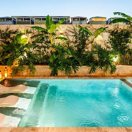 Holiday home Expansive 7 Bedroom Heated Pool &