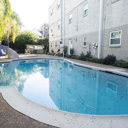 1br Frenchmen W Pool, Hot Tub & Balcony * New Orleans