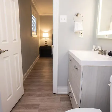 Frenchmen Private W Pool & Hot Tub Access Aparthotel