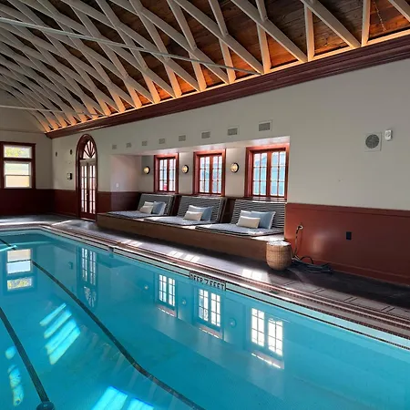 Rare 10br Luxury Estate Heated Indoor Pool Holiday home New Orleans