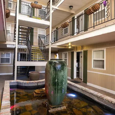 Frenchmen 1br Escape W Pool & Hot Tub Access Aparthotel New Orleans