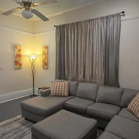2br Penthouse On Claiborne Apartment *