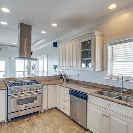 Private Dock & Pool: Luxe Nola Group Getaway! * New Orleans