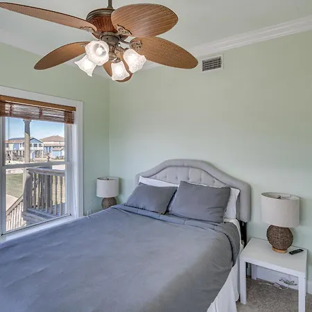 Private Dock & Pool: Luxe Nola Group Getaway! *