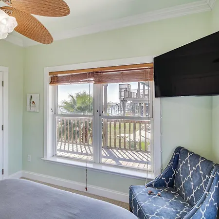 Holiday home Private Dock & Pool: Luxe Nola Group Getaway!