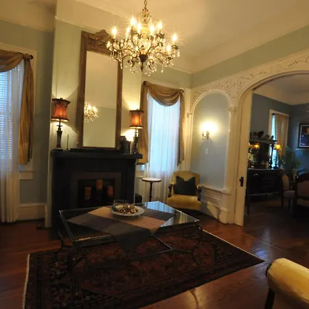 The Dragonfly Treme-historic Guesthouse-near French Quarter New Orleans