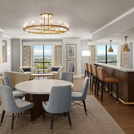 Hilton Riverside Hotel 4*