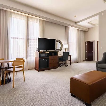 Hotel Drury Plaza