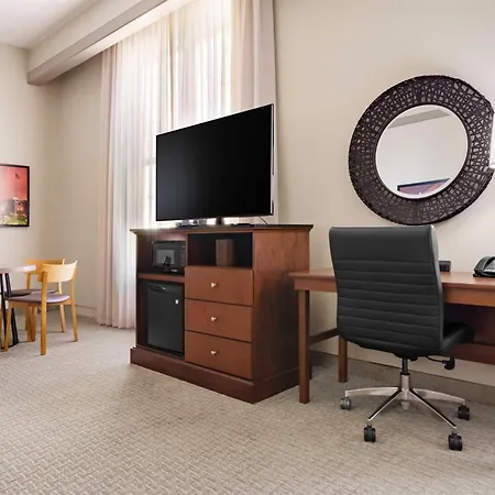 Hotel Drury Plaza 4*