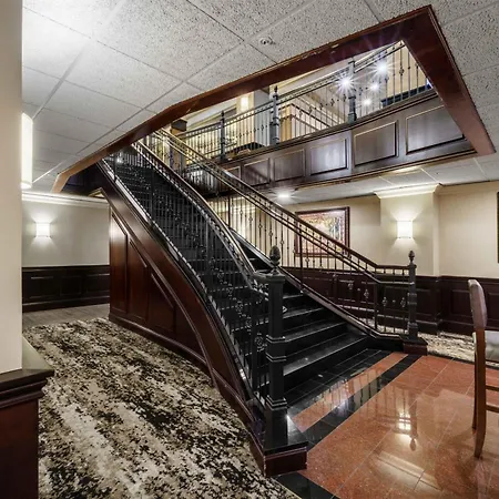 Hotel Drury Plaza 4*