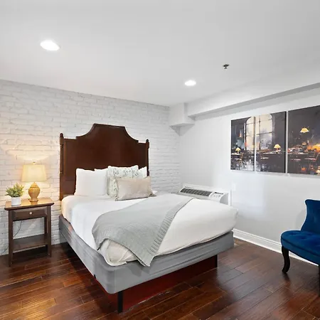 Hotel St. Pierre French Quarter 3*