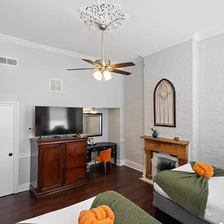 St. Pierre French Quarter Hotel 3*