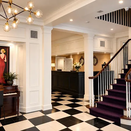 Maison Saint Charles 3*