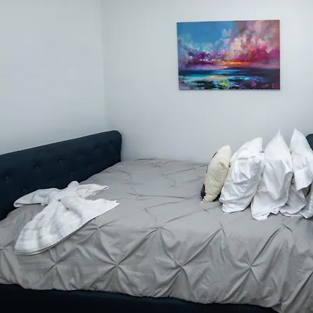 5 Bedroom - Sleeps 10! Location Next To French Quarter! New Orleans