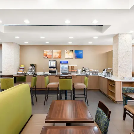 Comfort East Hotel