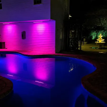 Bed & Breakfast 5 Bedroom - Sleeps 8! Steps From Bourbon Street! 3*