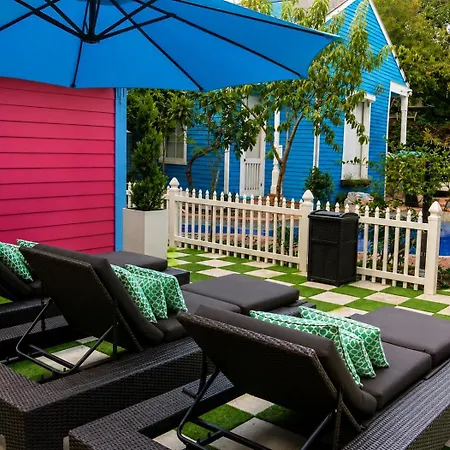 Bed & Breakfast 5 Bedroom - Sleeps 8! Steps From Bourbon Street! New Orleans