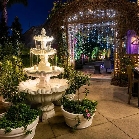 Bed & Breakfast 5 Bedroom - Sleeps 8! Steps From Bourbon Street! 3*