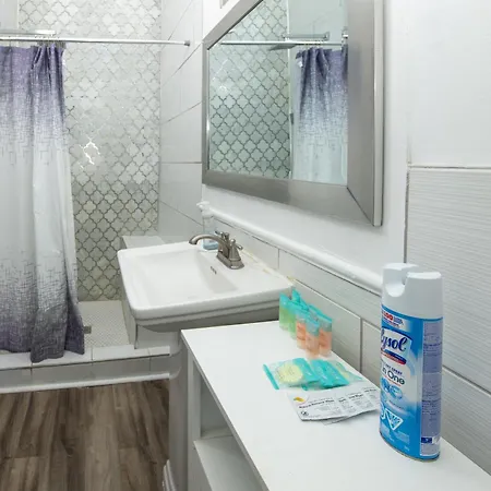 Bed & Breakfast 5 Bedroom - Sleeps 10! Location Next To French Quarter! 3*
