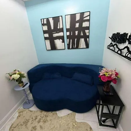 Amazing Modern 5 Bedroom Next To French Qt & Bourbon Bed & Breakfast New Orleans