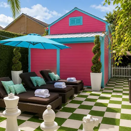 Amazing Modern 5 Bedroom Next To French Qt & Bourbon 4*