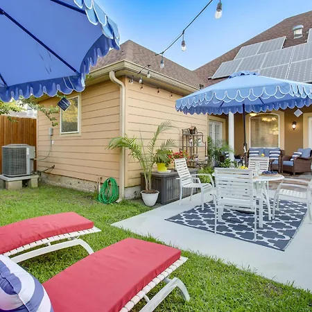 5 Mi To Bourbon St: Nola W/ Fenced Yard!