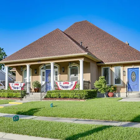5 Mi To Bourbon St: Nola W/ Fenced Yard! Holiday home