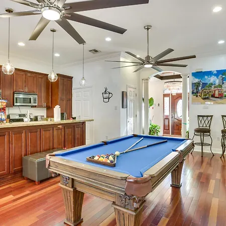 Holiday home 5 Mi To Bourbon St: Nola W/ Fenced Yard!
