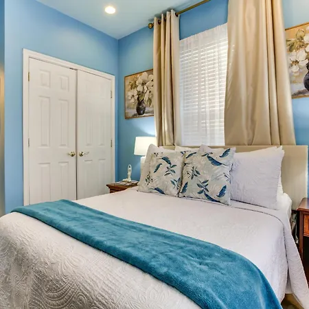 5 Mi To Bourbon St: Nola W/ Fenced Yard! Holiday home New Orleans