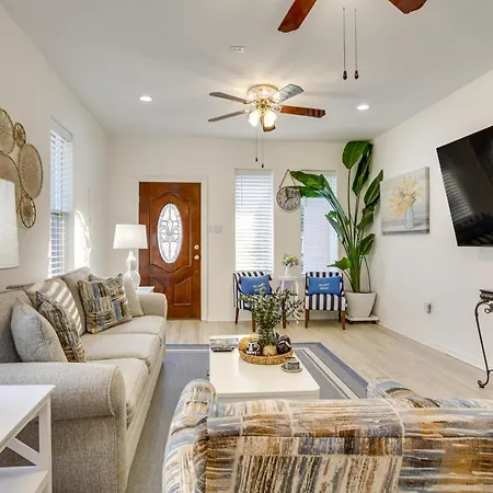 5 Mi To Bourbon St: Nola W/ Fenced Yard! Holiday home
