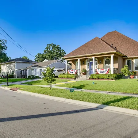5 Mi To Bourbon St: Nola W/ Fenced Yard! Holiday home New Orleans