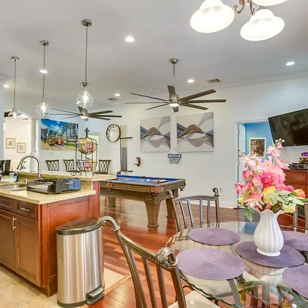 5 Mi To Bourbon St: Nola W/ Fenced Yard! Holiday home