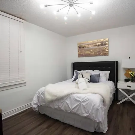 Bed & Breakfast 5 Bedroom - Sleeps 8! Steps From Bourbon Street!