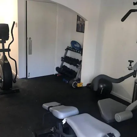 5 Bedroom - Sleeps 8! Steps From Bourbon Street!
