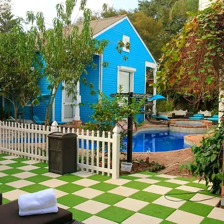 Bed & Breakfast 5 Bedroom - Sleeps 8! Steps From Bourbon Street! 3*