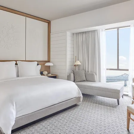 Four Seasons Hotel 5*