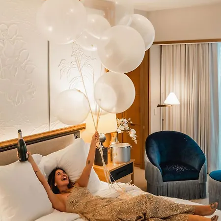 Four Seasons Hotel