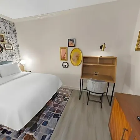 Royal St. Charles Hotel 3*