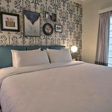 Hotel Royal St. Charles