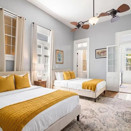 Governors Mansion 5 Bedroom-3 Bath Holiday home New Orleans