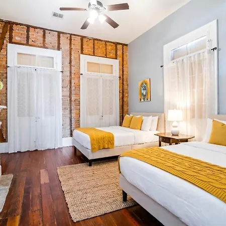 Governors Mansion 5 Bedroom-3 Bath *