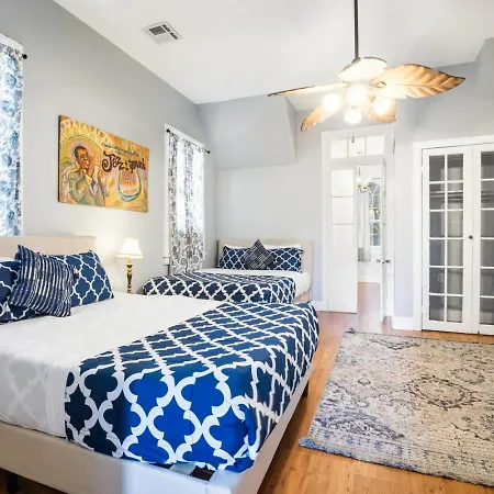 Governors Mansion 5 Bedroom-3 Bath * New Orleans